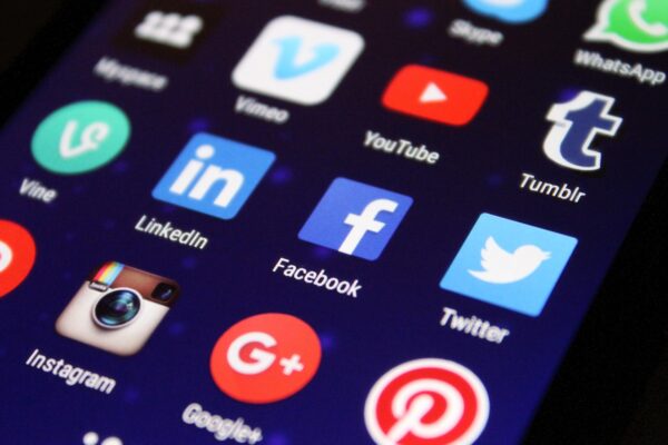 Social media marketing uitbesteden: waarom het een slimme keuze is